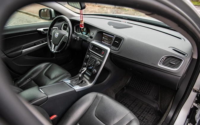 Volvo S60 cena 56000 przebieg: 189312, rok produkcji 2015 z Sochaczew małe 121